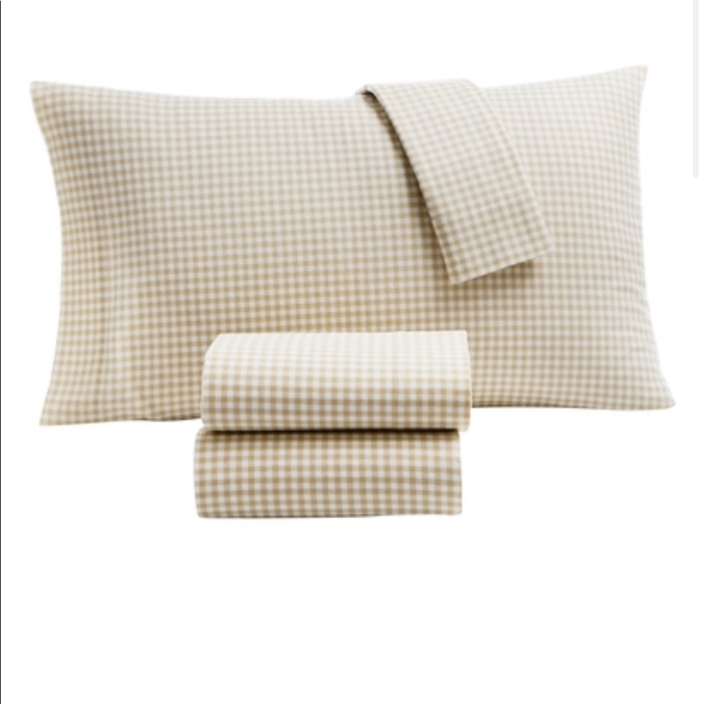 Martha Stewart Gingham Flannel Sheet Set.